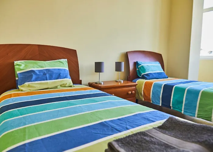 2 Bedroom Sol De Linda-a-velha Apartman Linda-a-Velha